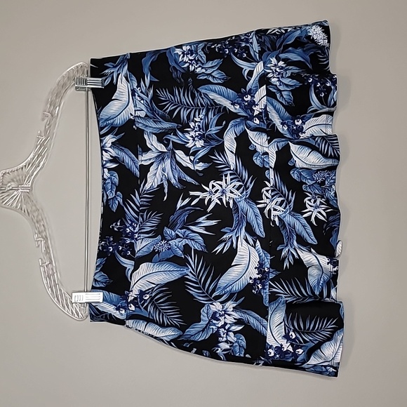 Tommy Bahama Active size Xl Tropical Print Mini athletic skirt w/built in shorts - Picture 3 of 8